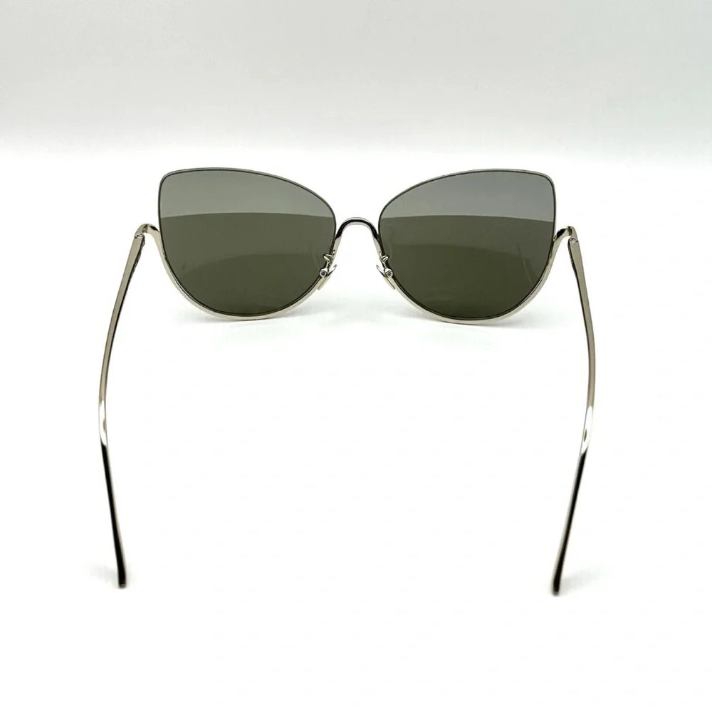 Nina Ricci, designer sunglasses model SNR153 New w/o Tags